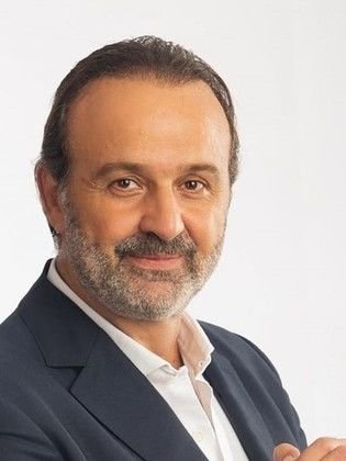 أيمن عزب أيمن عزب